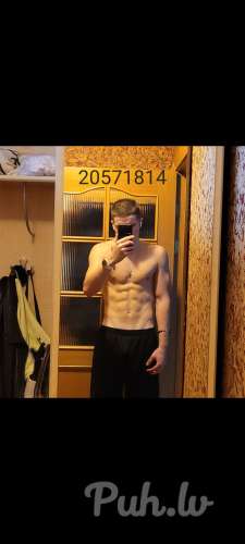 Artem (21 gads) (Foto!) iepazīsies ar sievieti seksam (#8749734)