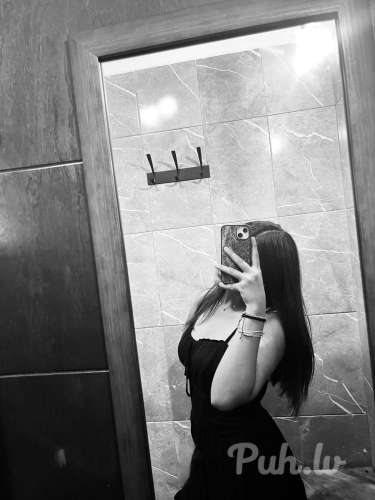 Klassnaja devo4ka sdelajet monet v mawine 😍🚗