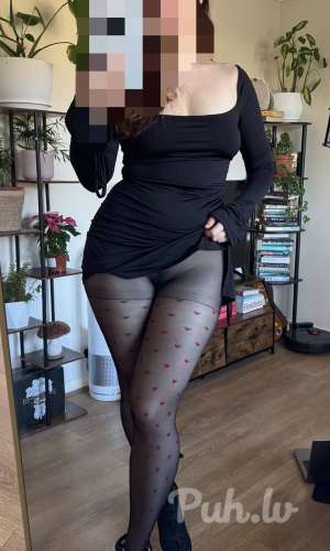 Formīga dāma piedāvā diskrētu tikšanos adekvātam vīrietim.  Tikšanās notiek manos…