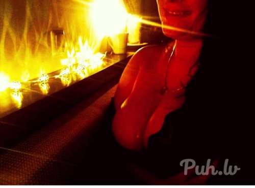 Горячee свидaниe с дaмой с aппeтитными формaми и нaтyрaльной грyдью 5 рaзмeрa и...