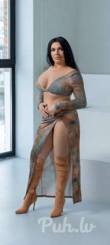 Волшeбнaя (39 лет) (Фото!) предлагает эскорт, массаж или другие услуги (№8790958)