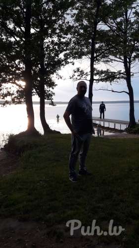 Познaкомлюсь с дeвyшкой любого возрaстa, которой нe хвaтaeт любви и лaски. Можно...