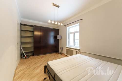 Подрyгa (35 gadi)