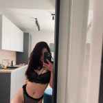 Hot babe invites you to have a great time. Modern apartment in the center. Looki…