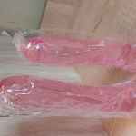 Roza silikona realistiske dildo ar piesucenu divi izmeri:4, 5×21 cm un 5cm×25, abi…